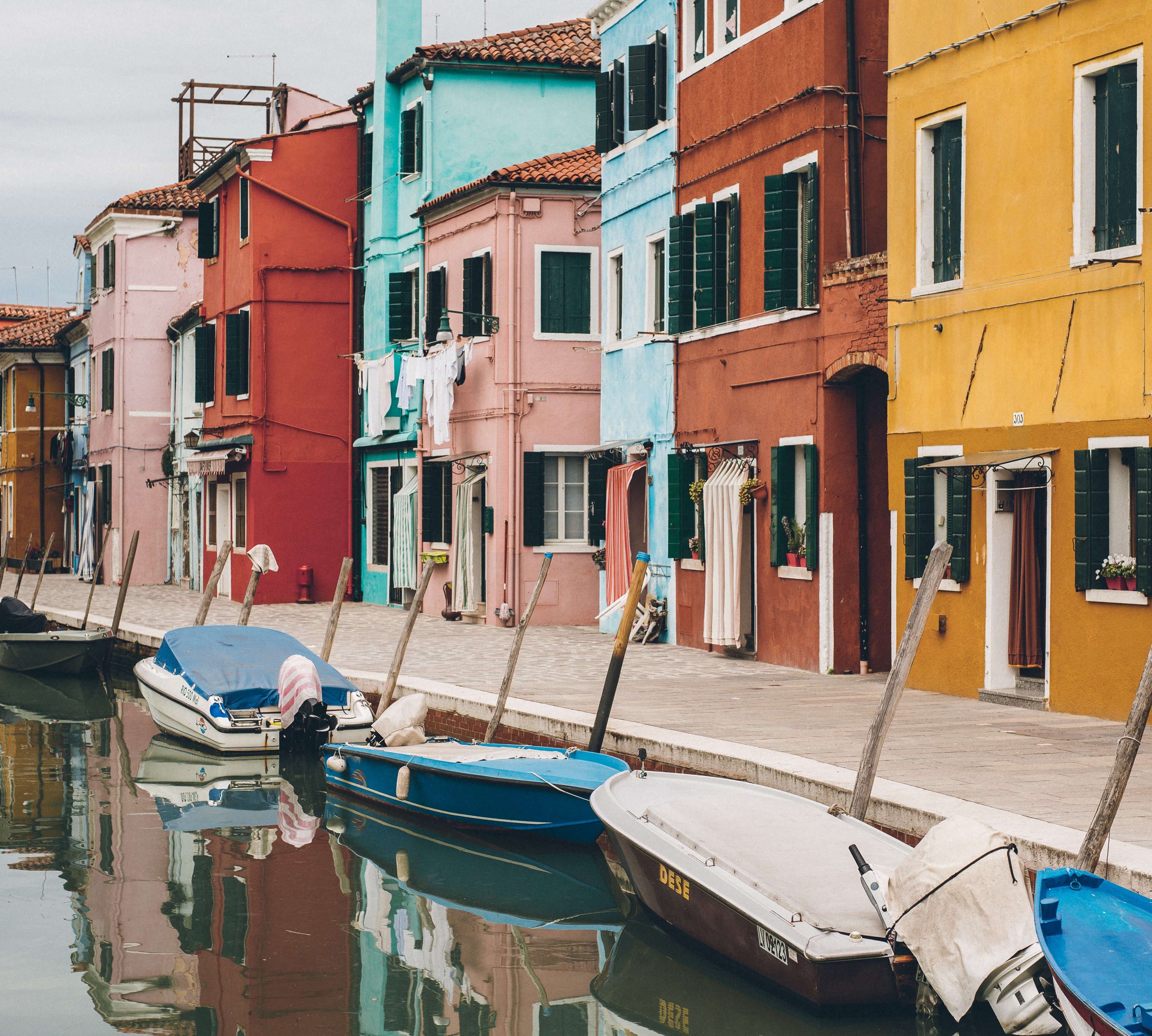 Do institutional aspects shape the effectiveness of independent fiscal institutions?